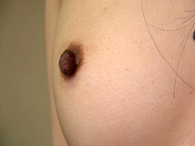 素人娘の全裸図鑑32　今時の女の子12名が恥らいながら脱衣していく様子をじっくり撮影した、変態紳士のためのヘアヌードコレクション　サンプル画像16